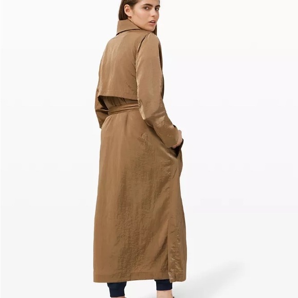 Always effortless Lululemon trench coat - Picture 3 of 8